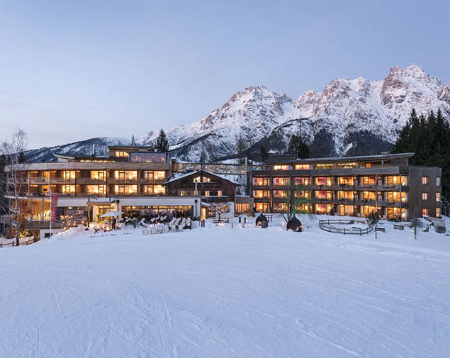 Holzhotel Forsthofalm